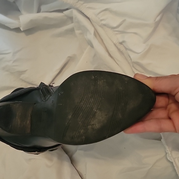 Women's boots - Picture 2 of 3